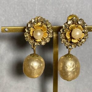 Miriam Haskell  Baroque Pearl rhinestones Drop Earrings screwback